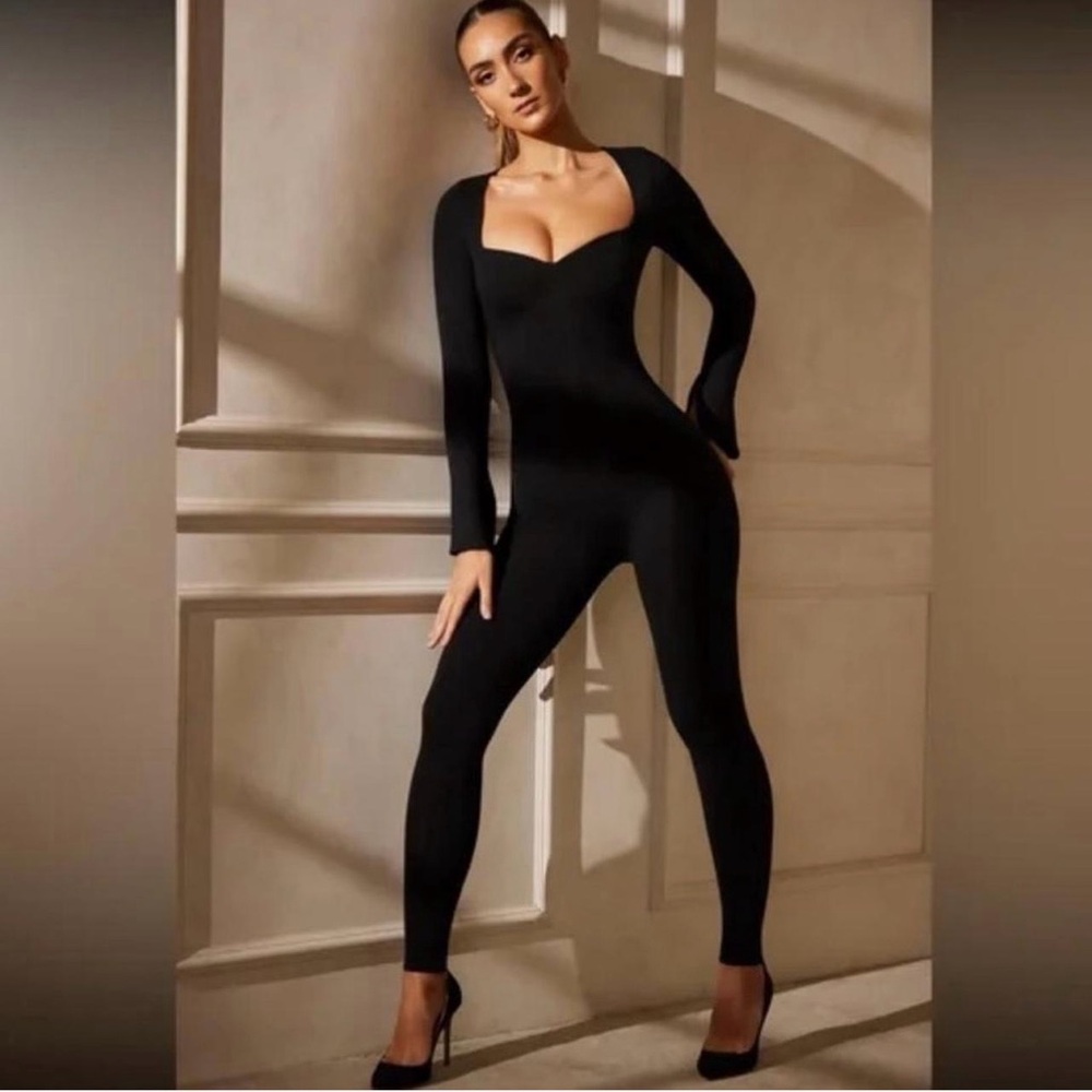 PrettyLittleThing Black Long Sleeve Bodysuit